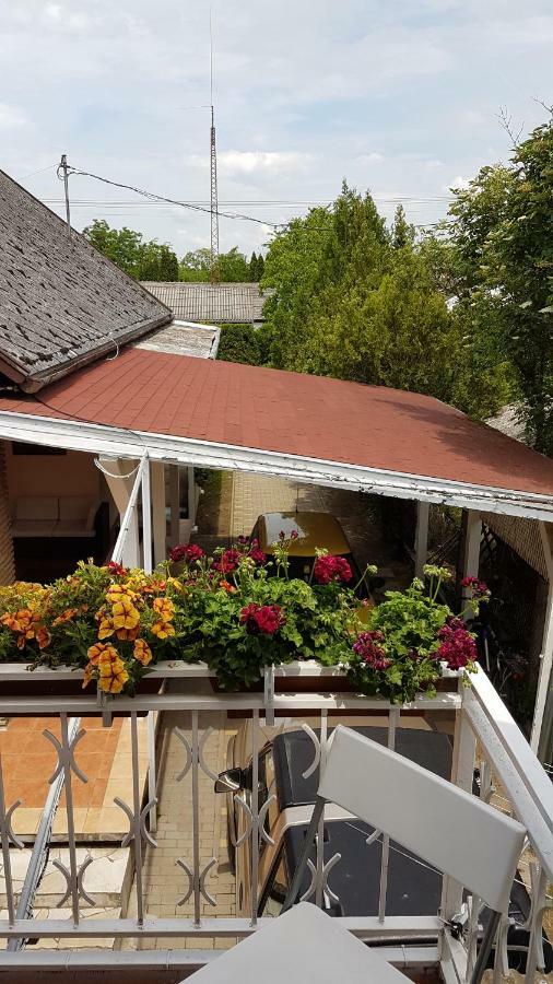 Csalad-Barat Apartman Balatonlelle Extérieur photo